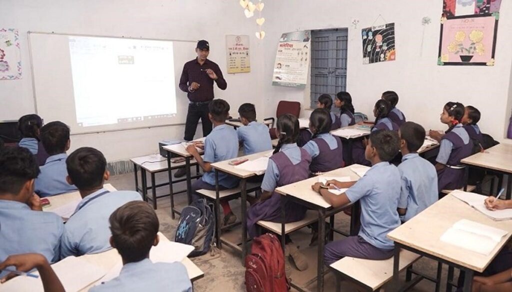 रायपुर में शुरू होगा नया डिजिटल एजुकेशन मिशन, सरकारी स्कूलों में स्मार्ट क्लास की तैयारी
