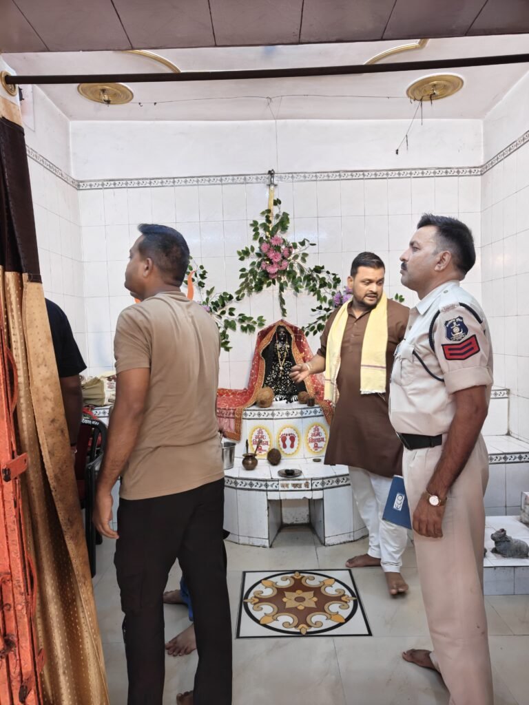 भगवान के घर में अपराध: जहाँ न्याय स्वयं ईश्वर करते हैं, वहाँ चोरी का परिणाम क्या होगा?